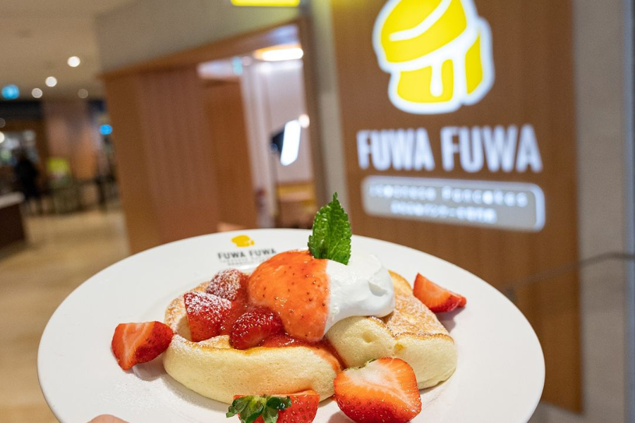 strawberry fuwa fuwa pancakes