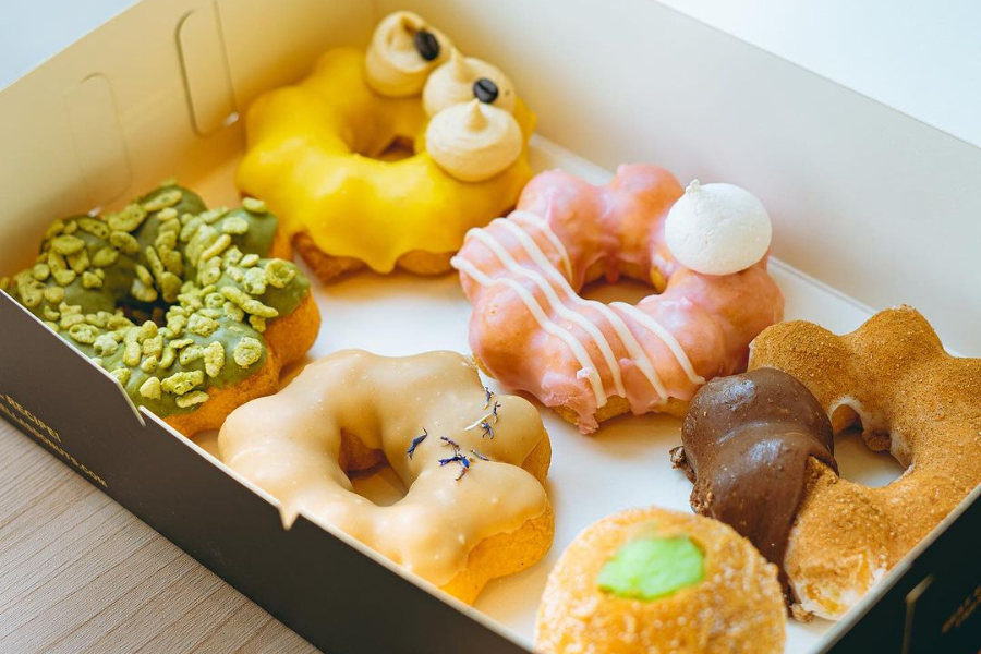 half a dozen of assorted mochi donuts