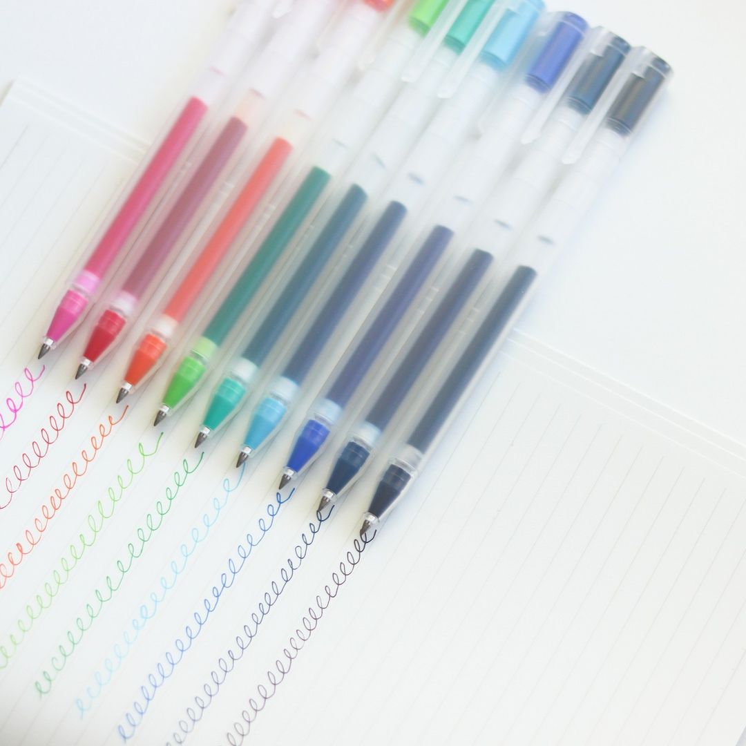 10 colourful gel pens